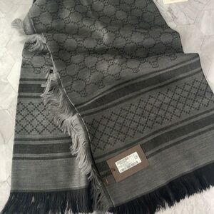 $1,100 New Authentic GUCCI Wool Silk GG Monogram Diamante Plaid Shawl Black